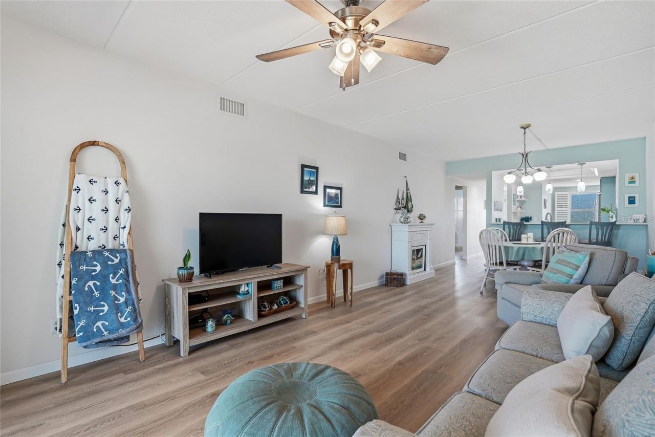 11901 Lagoon Lane , Unit 303, Treasure Island, FL 33706 Photo