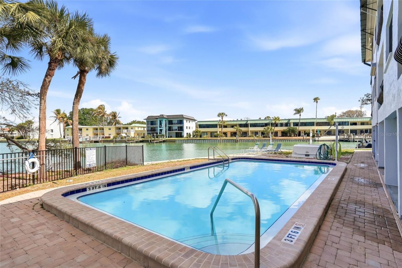 11901 Lagoon Lane , Unit 303, Treasure Island, FL 33706 Photo