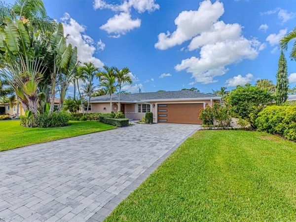 219 Cypress WAY W, NAPLES, FL 34110