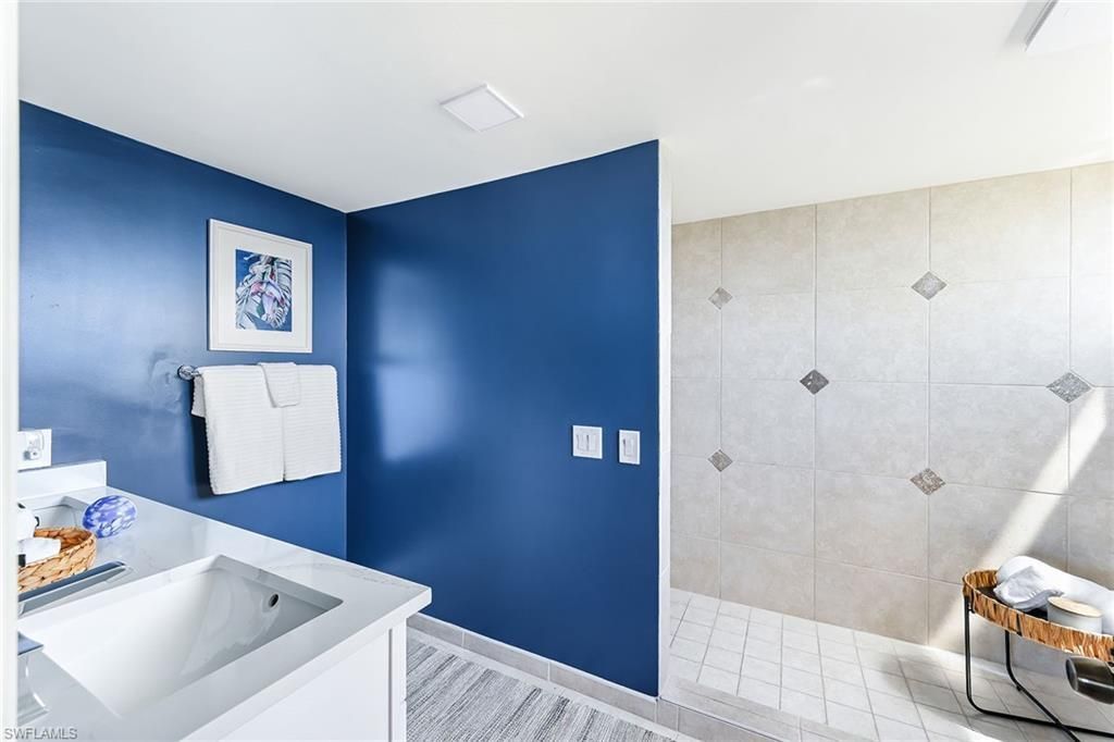 6075 Pelican Bay Blvd, Unit 1105, Naples, FL 34108 Photo