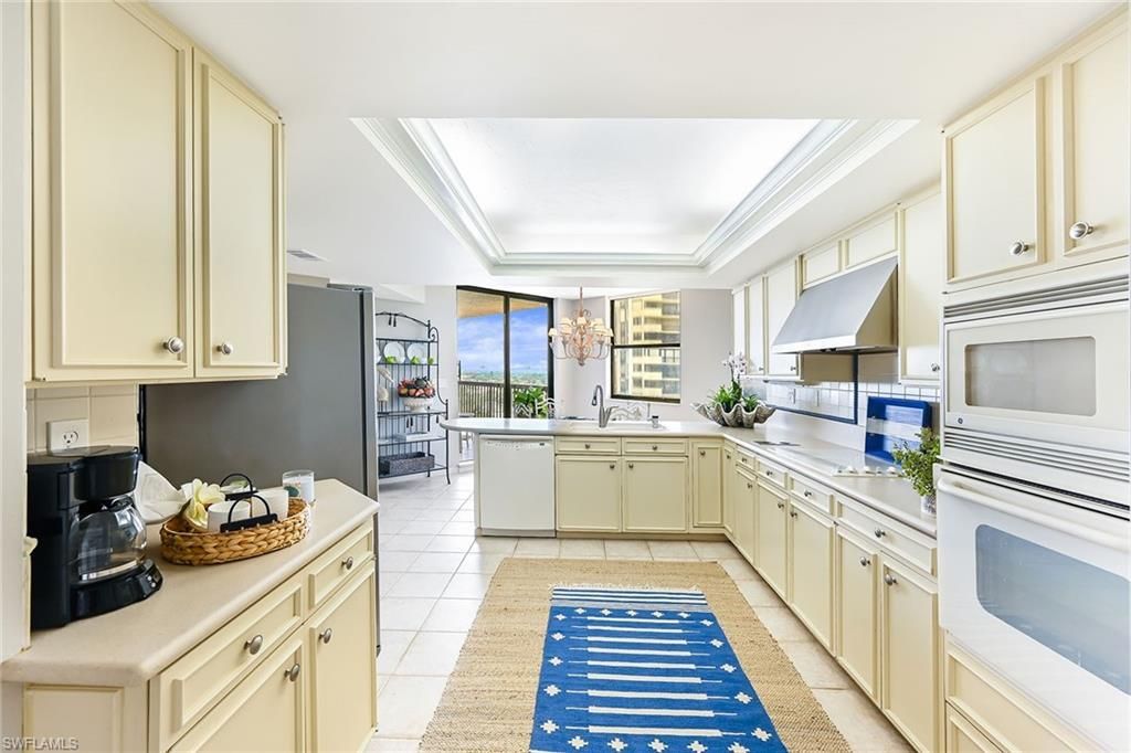 6075 Pelican Bay Blvd, Unit 1105, Naples, FL 34108 Photo
