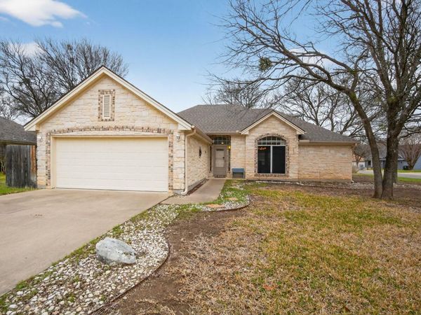 3001 Parker DR , Georgetown, TX 78628