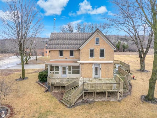 8210 Kettle View DRIVE, Kewaskum, WI 53040