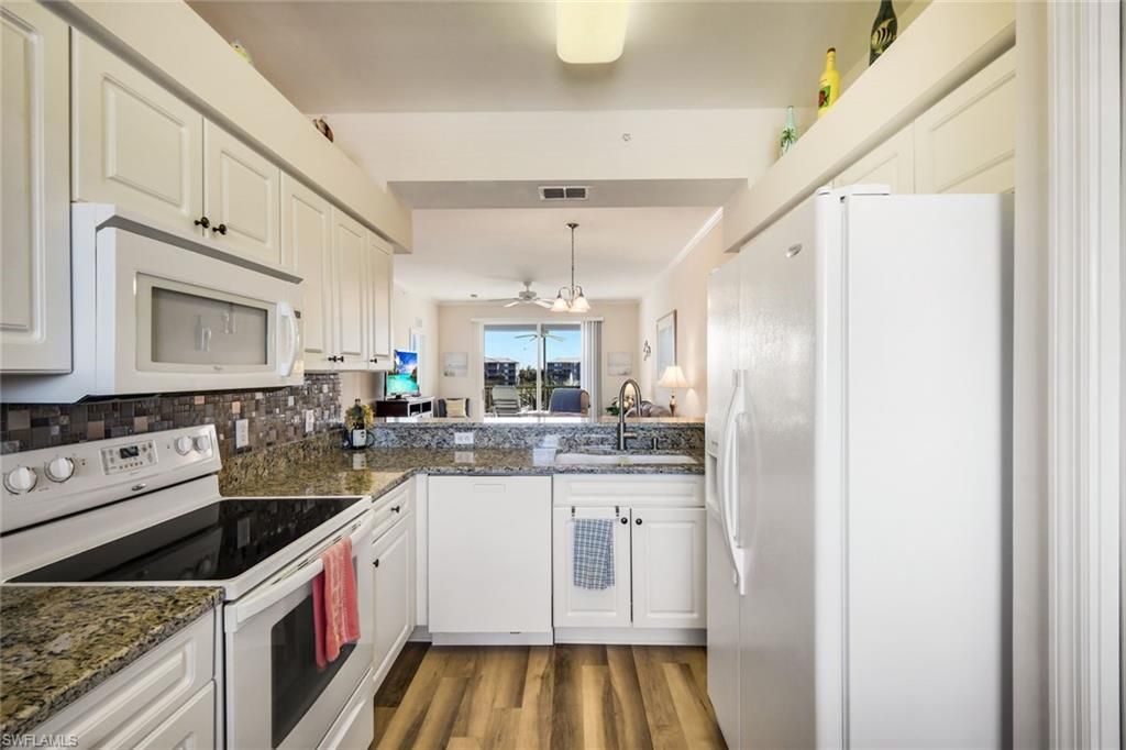 16575 Lake Circle Dr, Unit 1136, Fort Myers, FL 33908 Photo