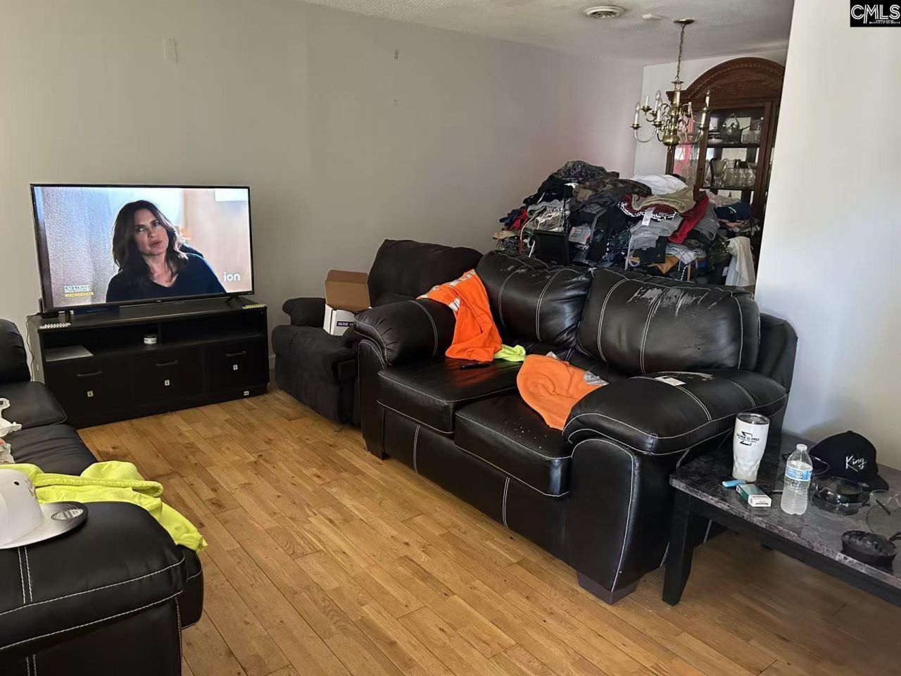 305 Park Lane Photo 11