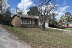 305 Park Lane photo 4