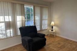 305 Park Lane photo 4