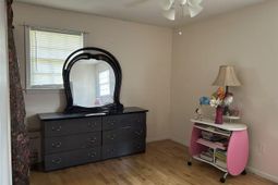 305 Park Lane photo 4