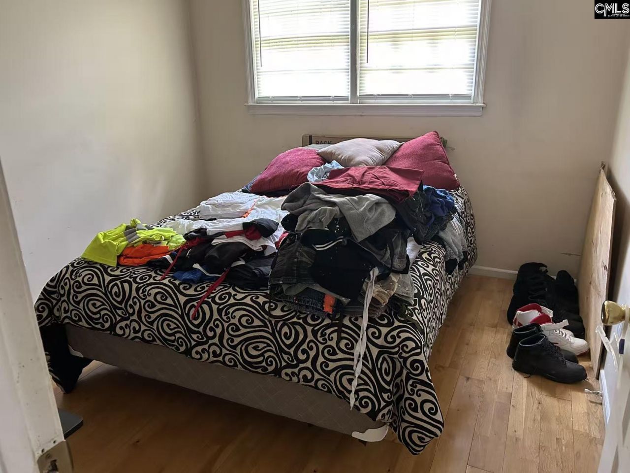 305 Park Lane Photo 8