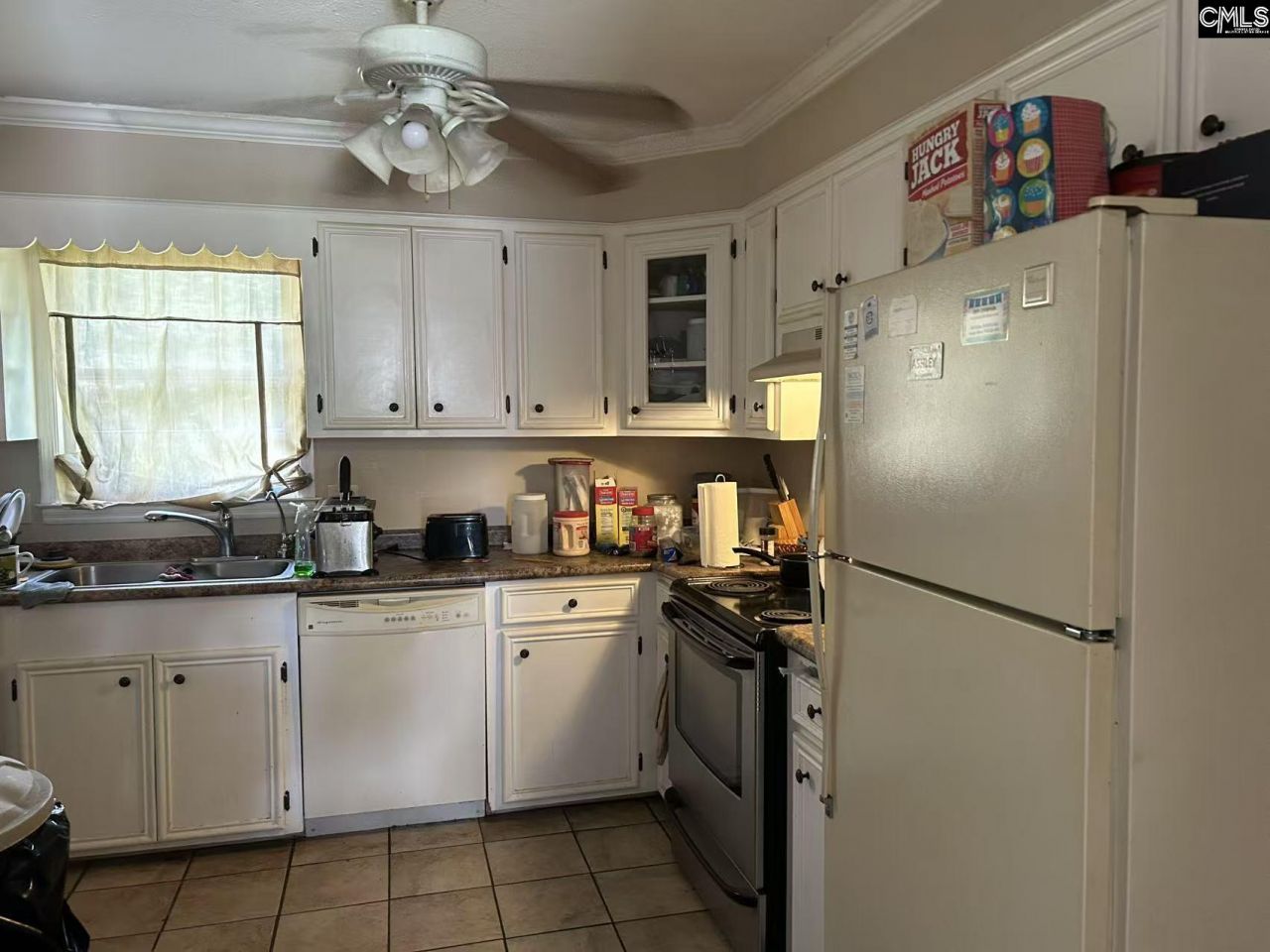 305 Park Lane Photo 9