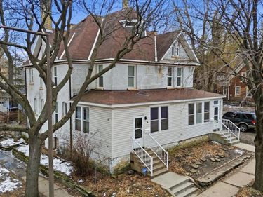 570 Hall Avenue , Saint Paul, MN 55107