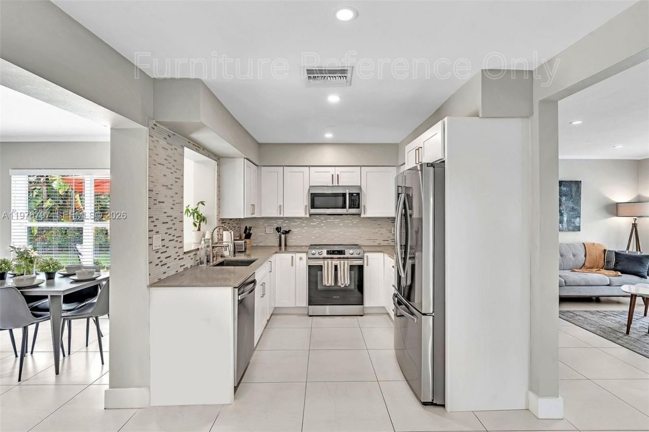 1577 NE 48th Ct, Oakland Park, FL 33334 Photo