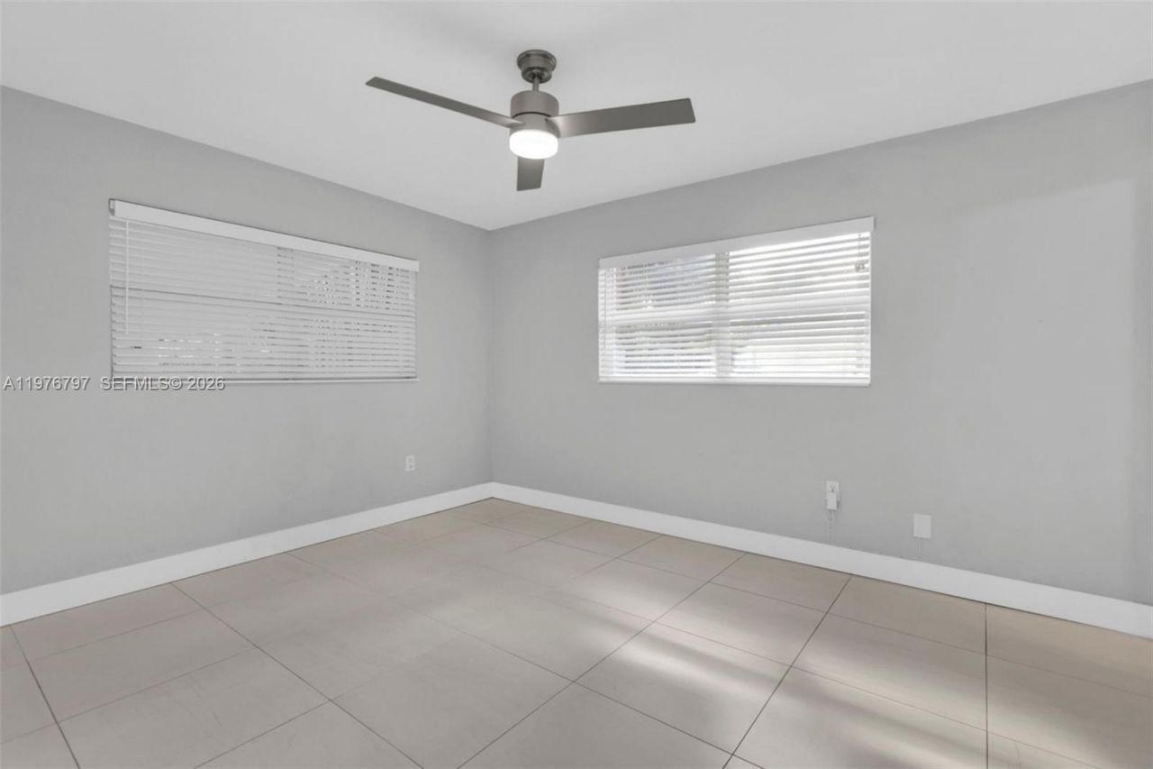 1577 NE 48th Ct, Oakland Park, FL 33334 Photo