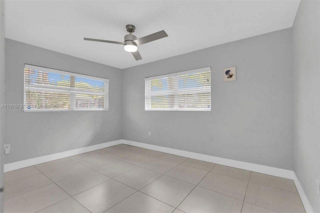 1577 NE 48th Ct, Oakland Park, FL 33334 Photo