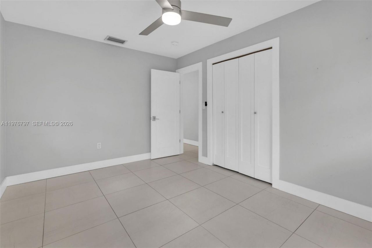 1577 NE 48th Ct, Oakland Park, FL 33334 Photo