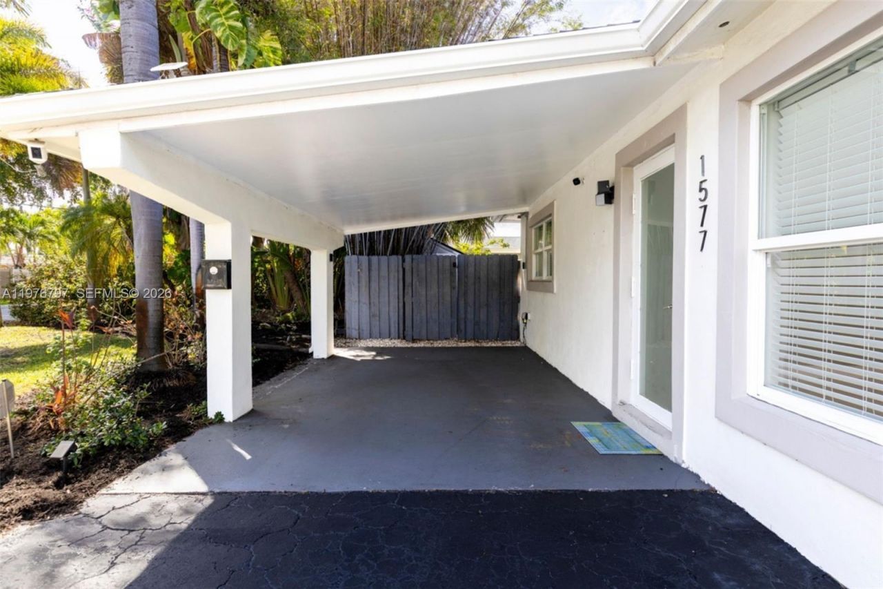 1577 NE 48th Ct, Oakland Park, FL 33334 Photo