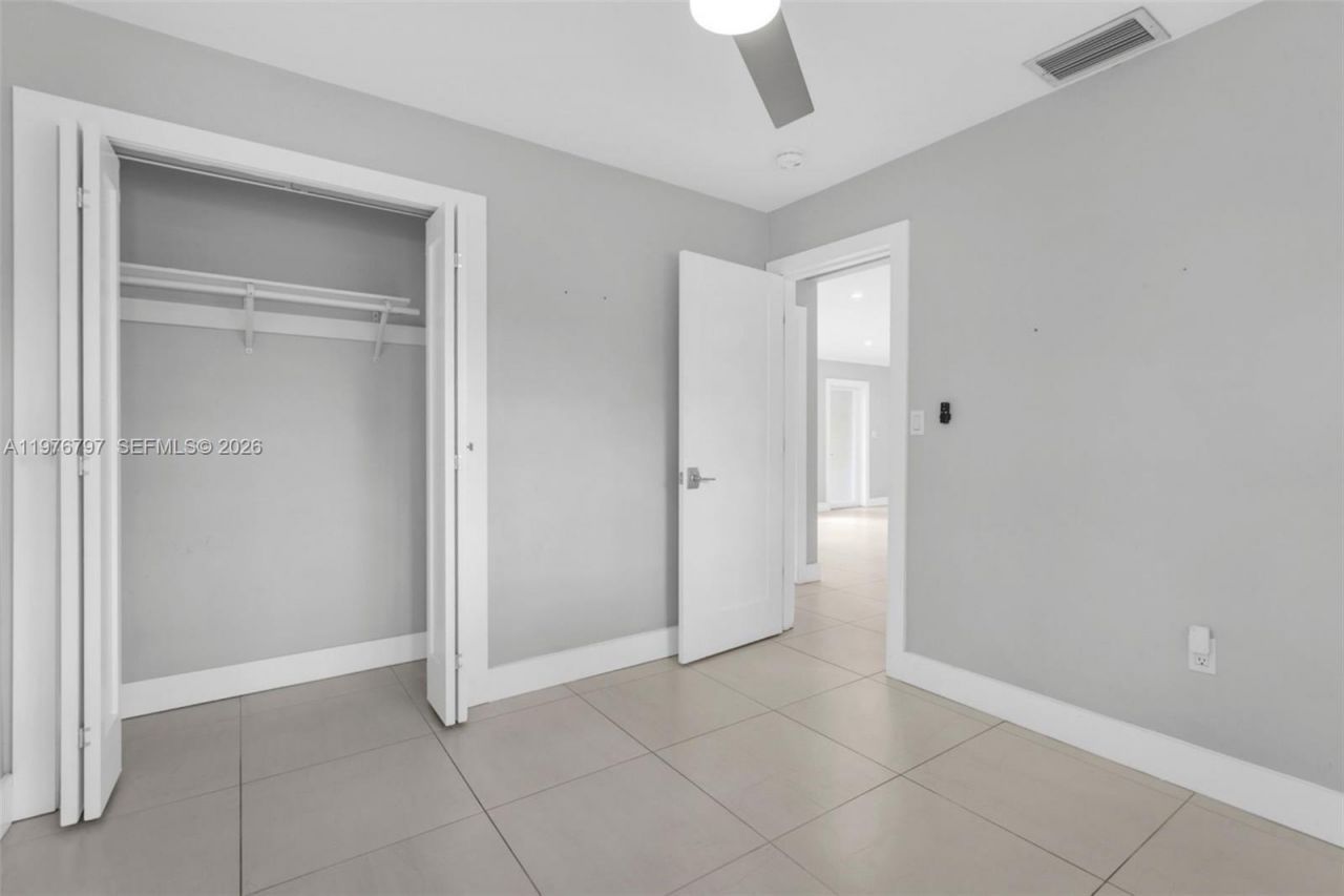 1577 NE 48th Ct, Oakland Park, FL 33334 Photo