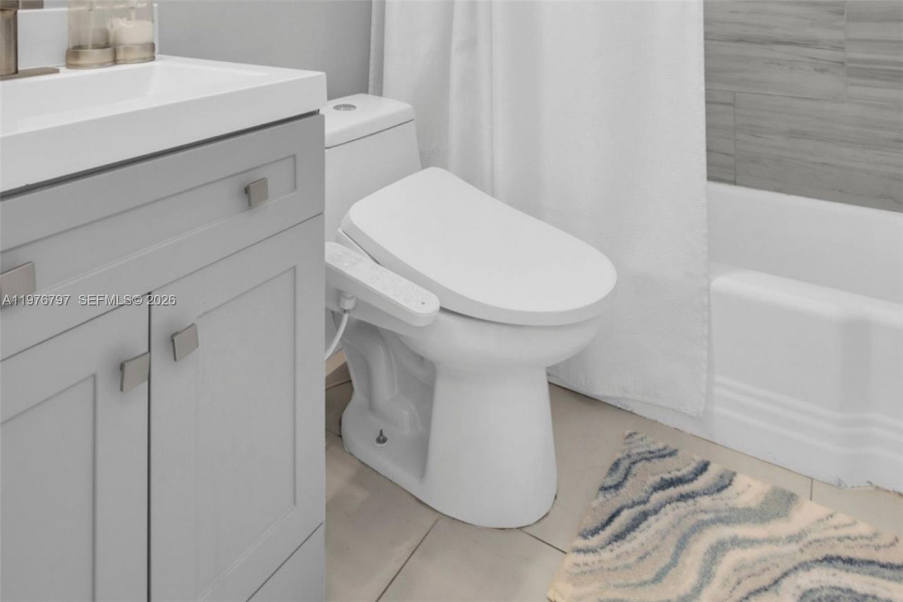 1577 NE 48th Ct, Oakland Park, FL 33334 Photo