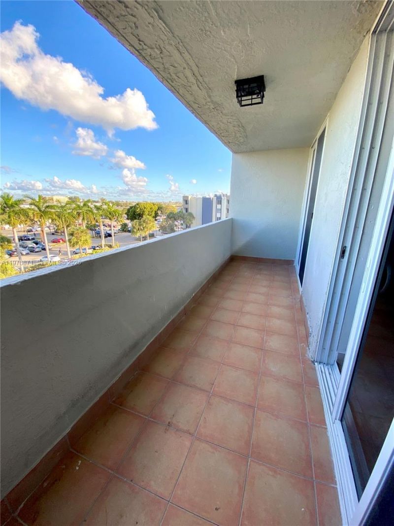 10090 NW 80th Ct , Unit 1553, Hialeah Gardens, FL 33016 Photo