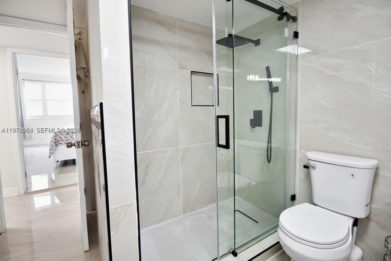 111 Golden Isles Dr, Unit C9, Hallandale Beach, FL 33009 Photo