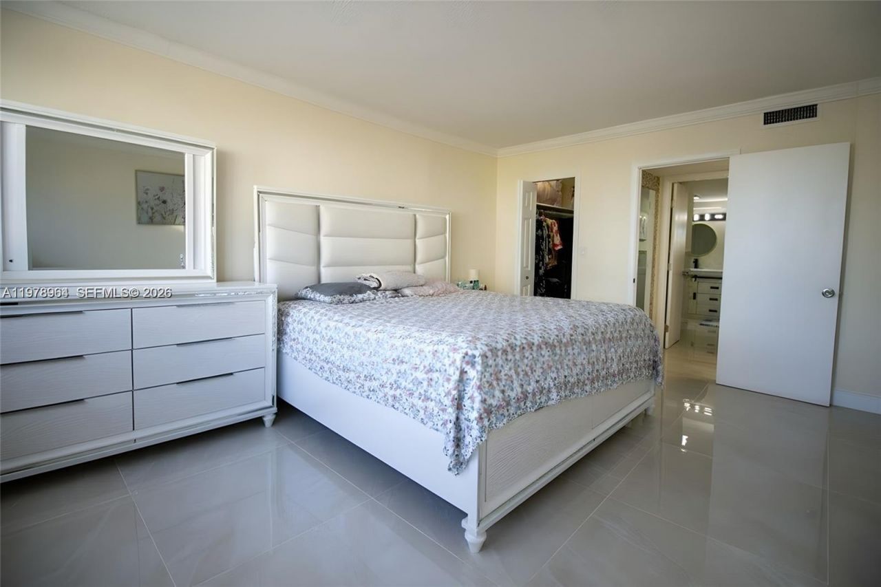 111 Golden Isles Dr, Unit C9, Hallandale Beach, FL 33009 Photo