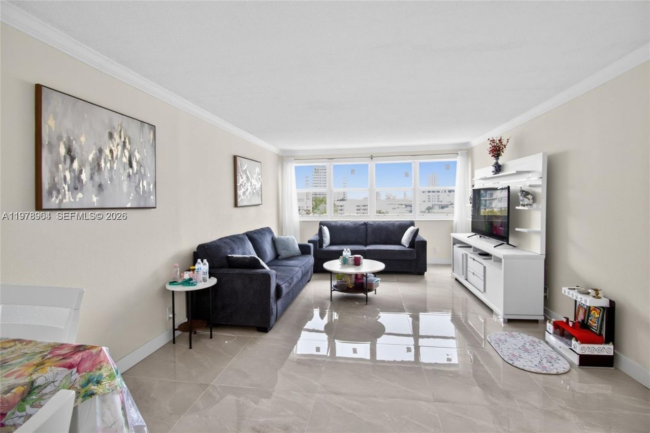 111 Golden Isles Dr, Unit C9, Hallandale Beach, FL 33009 Photo