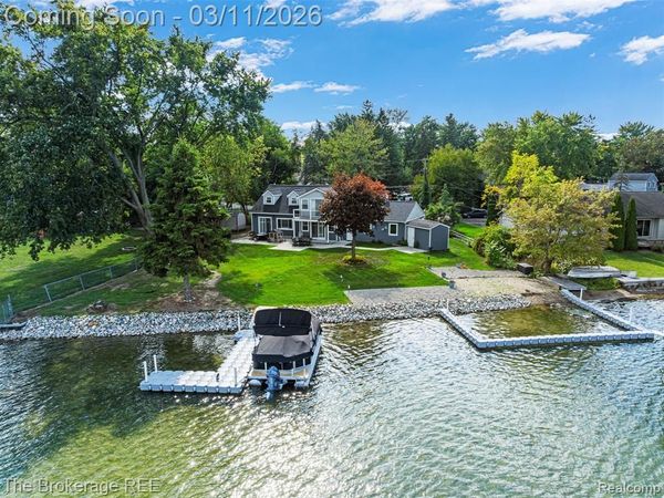 241 Reymont Road, Waterford Twp, MI 48327