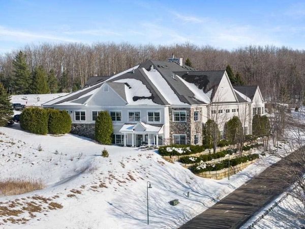 4048 Cedar Bluff Drive, Petoskey, MI 49770