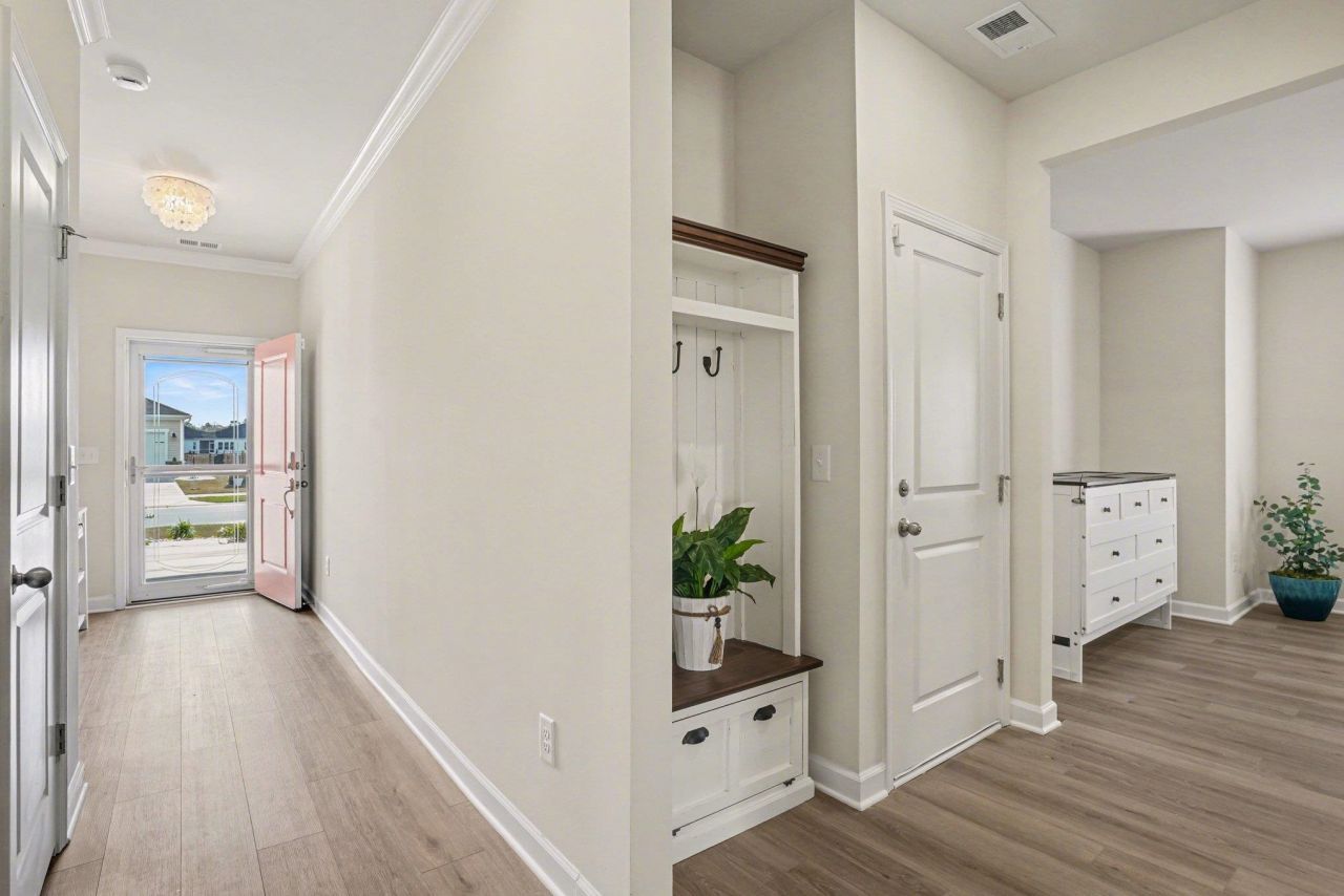 436 Rollins Dr. Photo 18