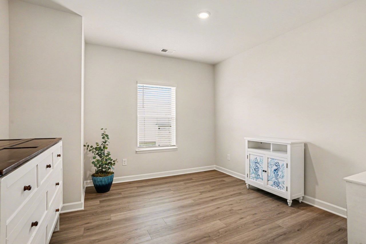 436 Rollins Dr. Photo 23