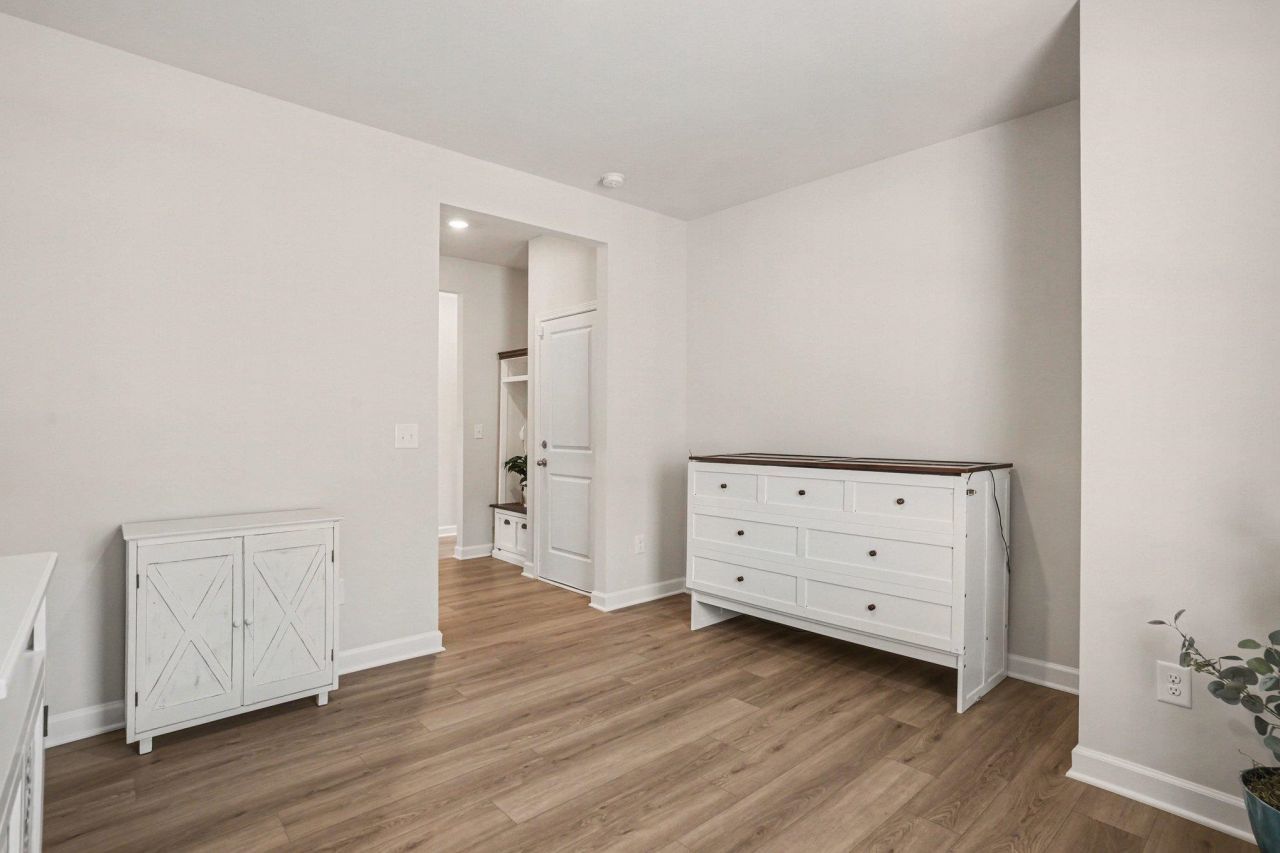 436 Rollins Dr. Photo 24