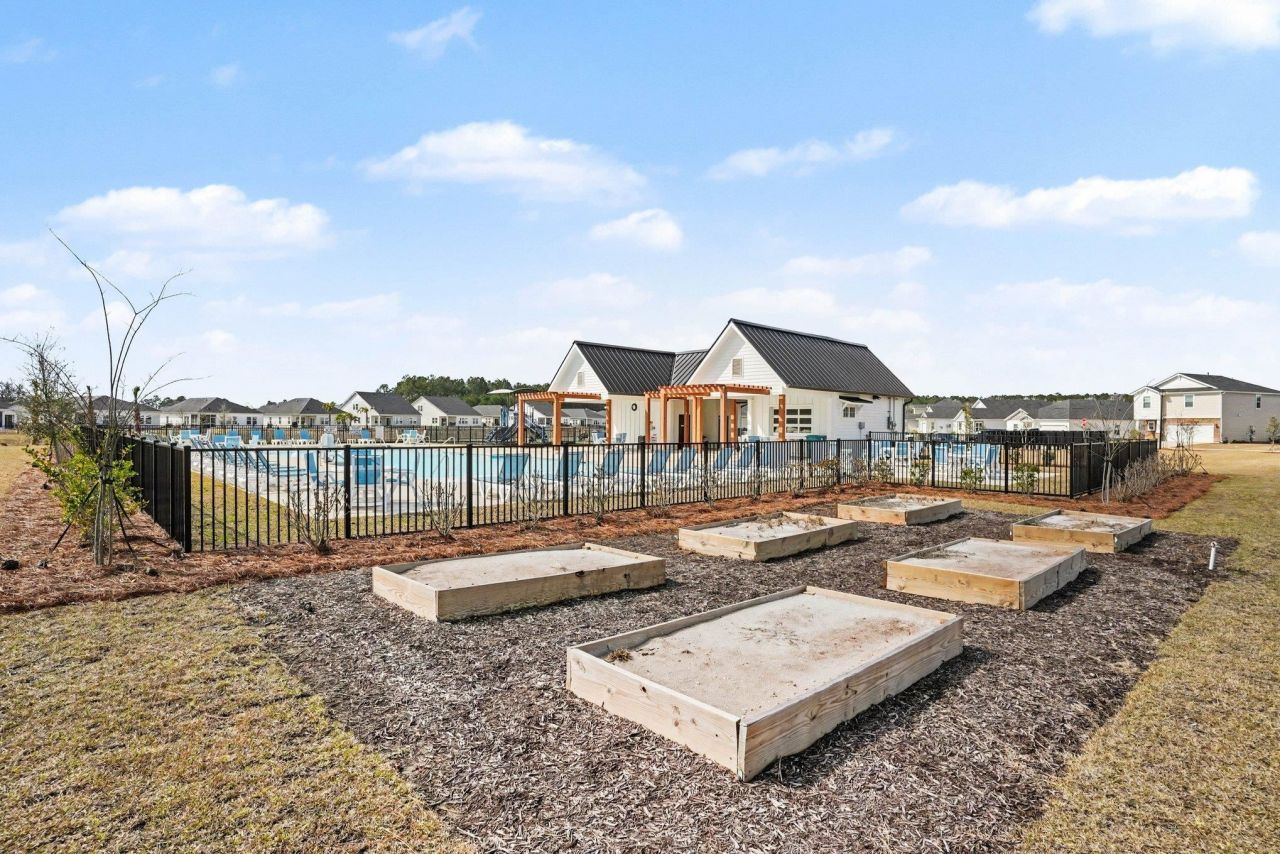 436 Rollins Dr. Photo 29