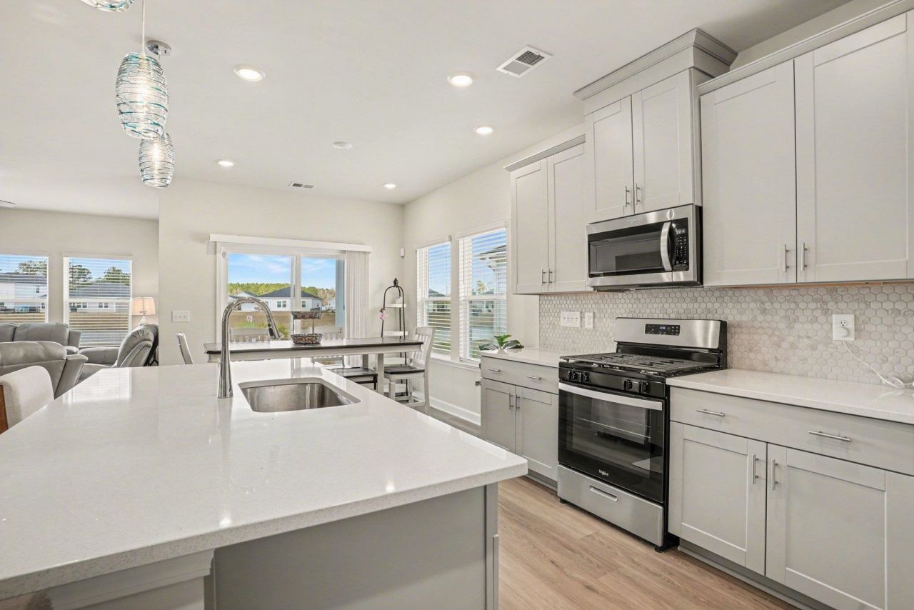 436 Rollins Dr. Photo 7