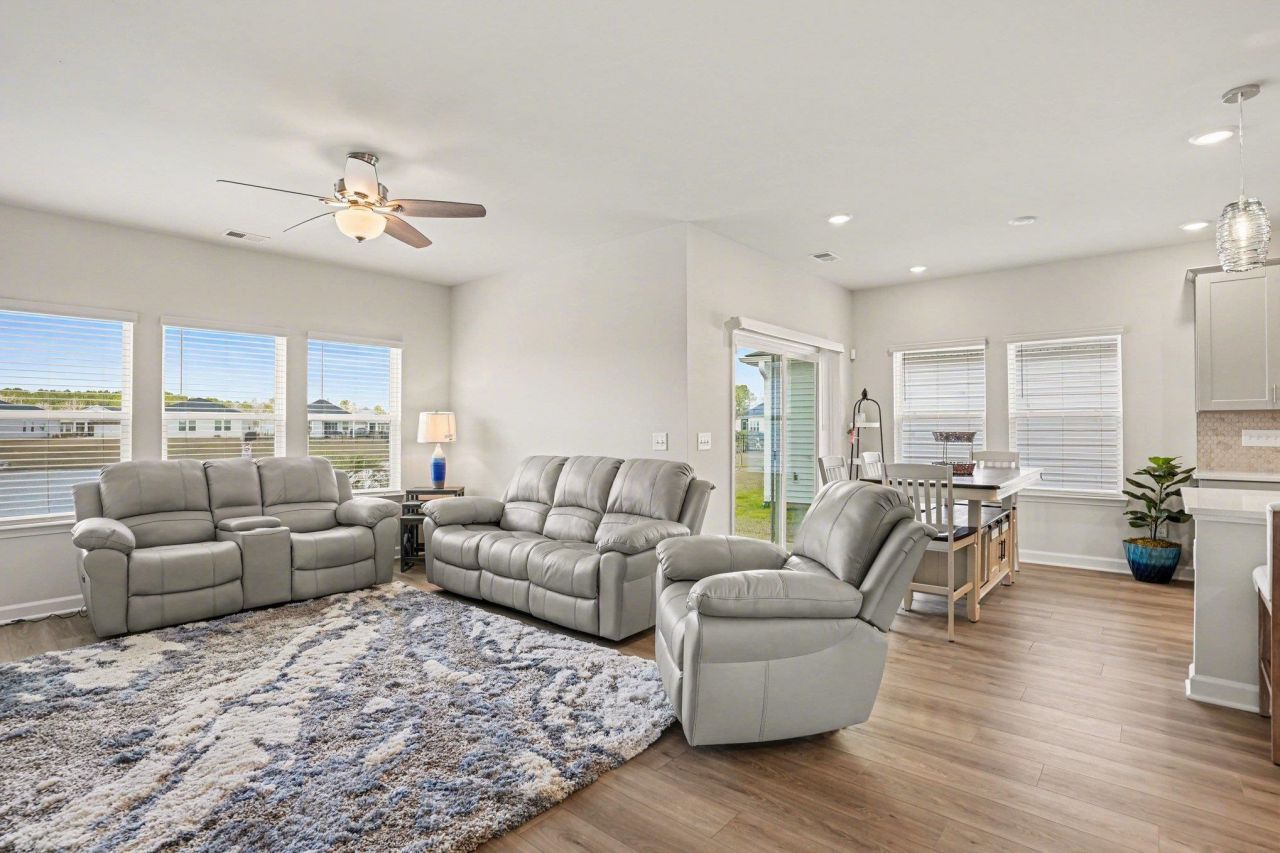 436 Rollins Dr. Photo 9