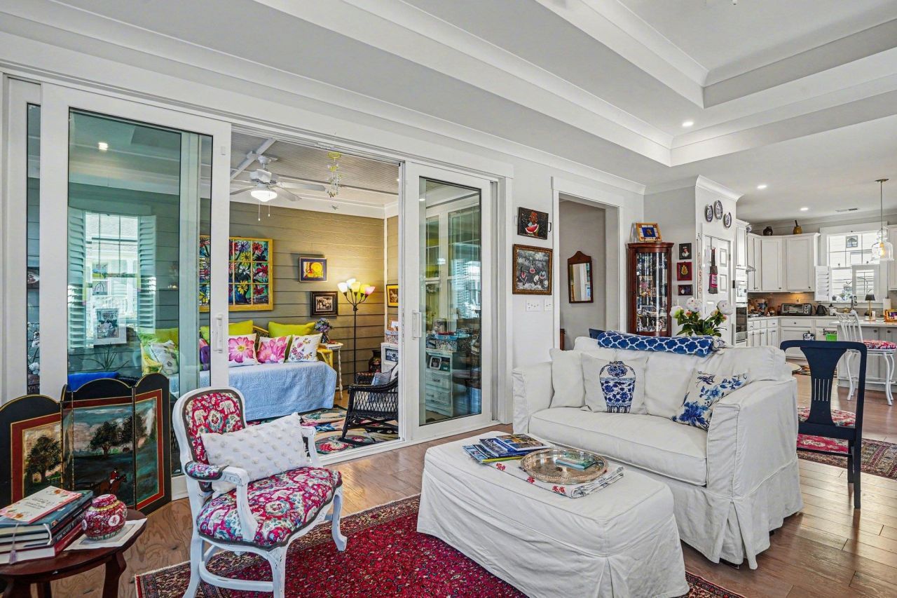 6005 Curran St. Photo 9