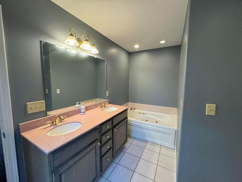 629 Mcintosh Drive , Howard, OH 43028 Photo 17