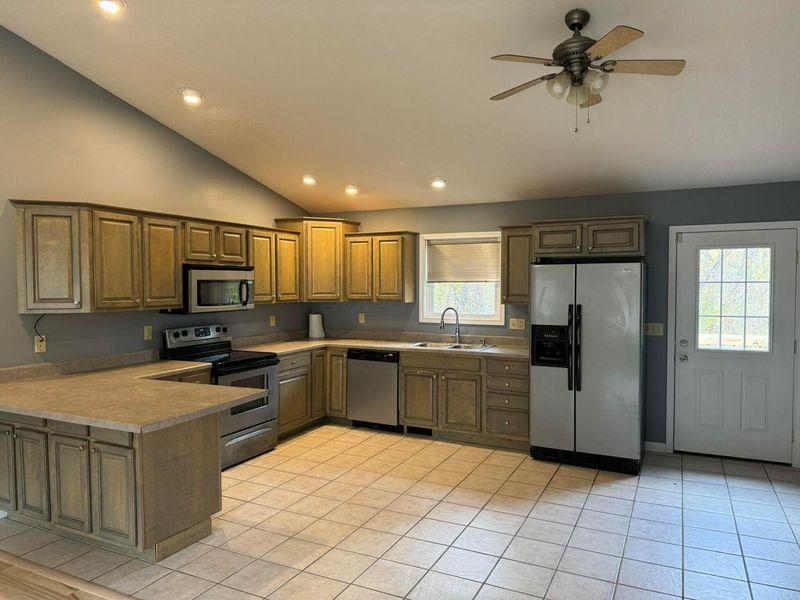 629 Mcintosh Drive , Howard, OH 43028 Photo 5