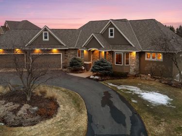 2923 Jonquil Trail N, Lake Elmo, MN 55042
