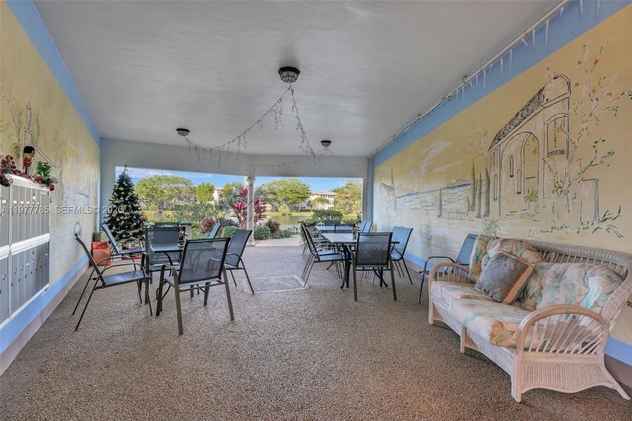 5003 NW 35th St , Unit 408, Lauderdale Lakes, FL 33319 Photo