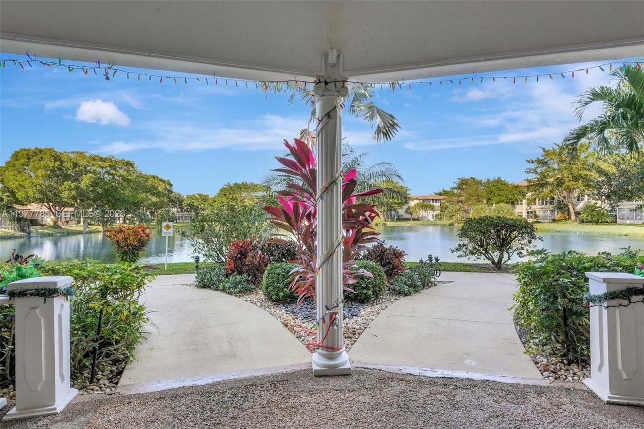 5003 NW 35th St , Unit 408, Lauderdale Lakes, FL 33319 Photo