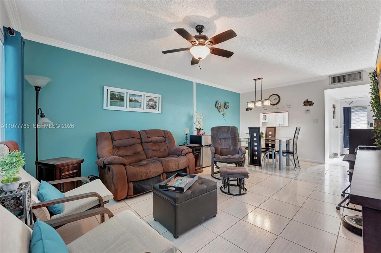 5003 NW 35th St , Unit 408, Lauderdale Lakes, FL 33319 Photo