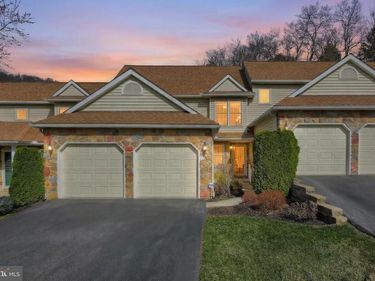 115 N FOUNTAIN DRIVE, Unit 9, YORK, PA 17402