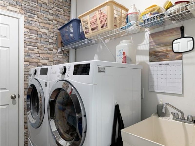 7462 Pearl Road , Middleburg Heights, OH 44130 Photo 19