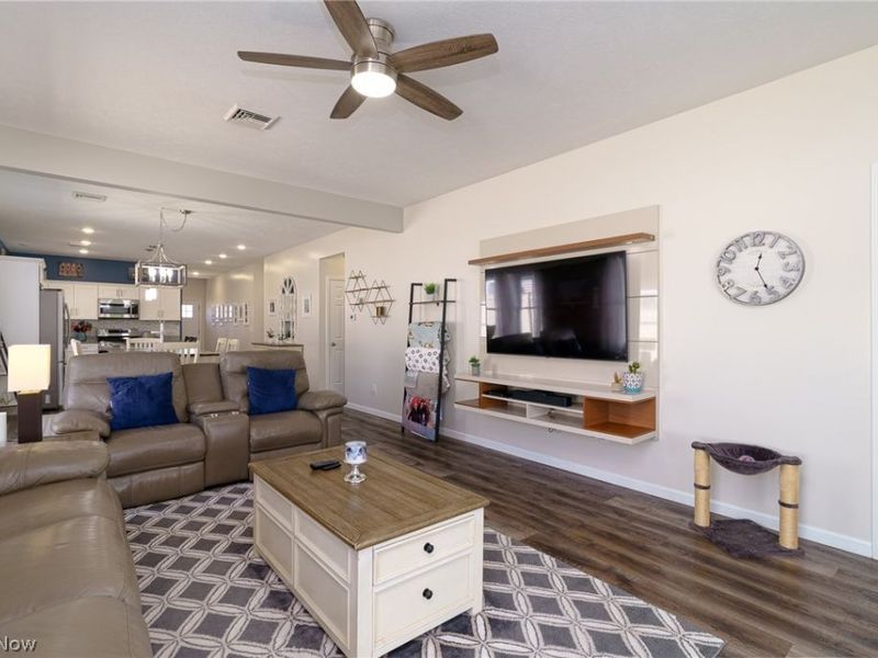 7462 Pearl Road , Middleburg Heights, OH 44130 Photo 9