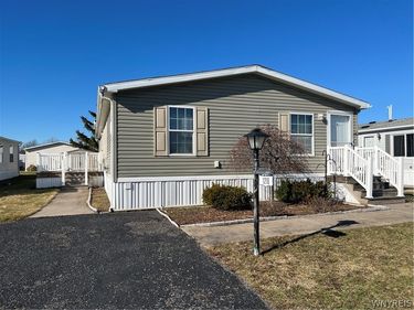 1218 Maplewood Drive, Lockport, NY 14094