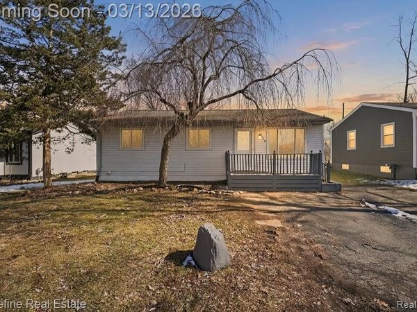 2236 Mentone Street, Wolverine Lake Vlg, MI 48390
