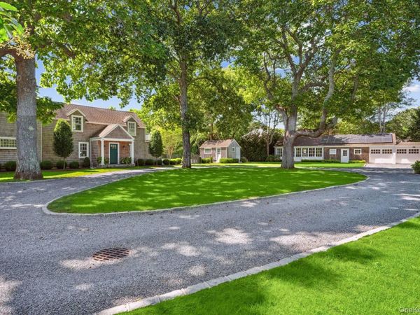 137 Montauk Highway , Quogue, NY 11959