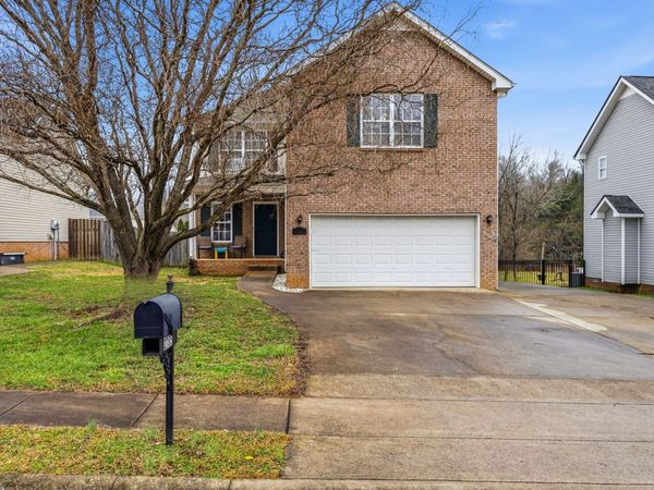 2785 Ridgepole Dr, Clarksville, TN 37040