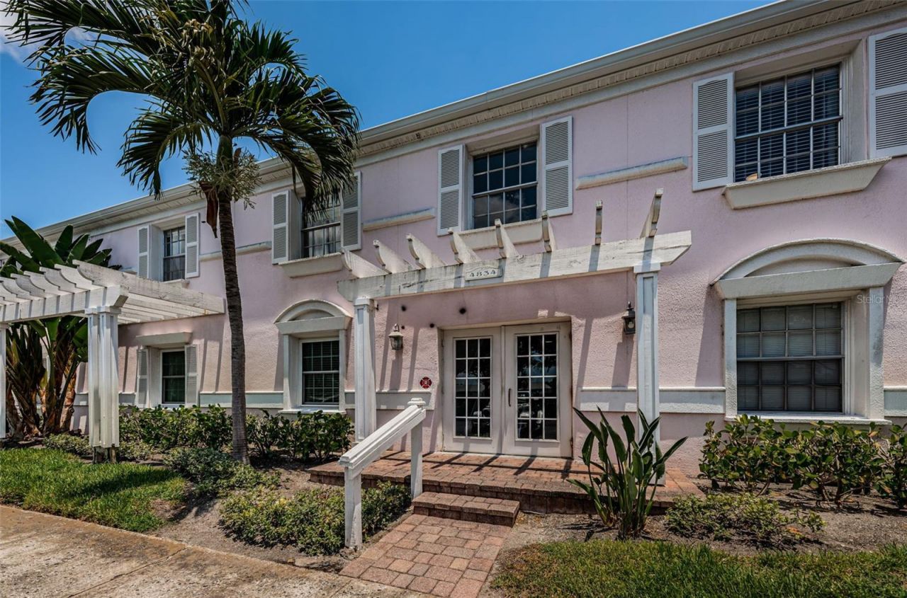 4834 Beach Drive Se, Unit F, Saint Petersburg, FL 33705 Main Photo