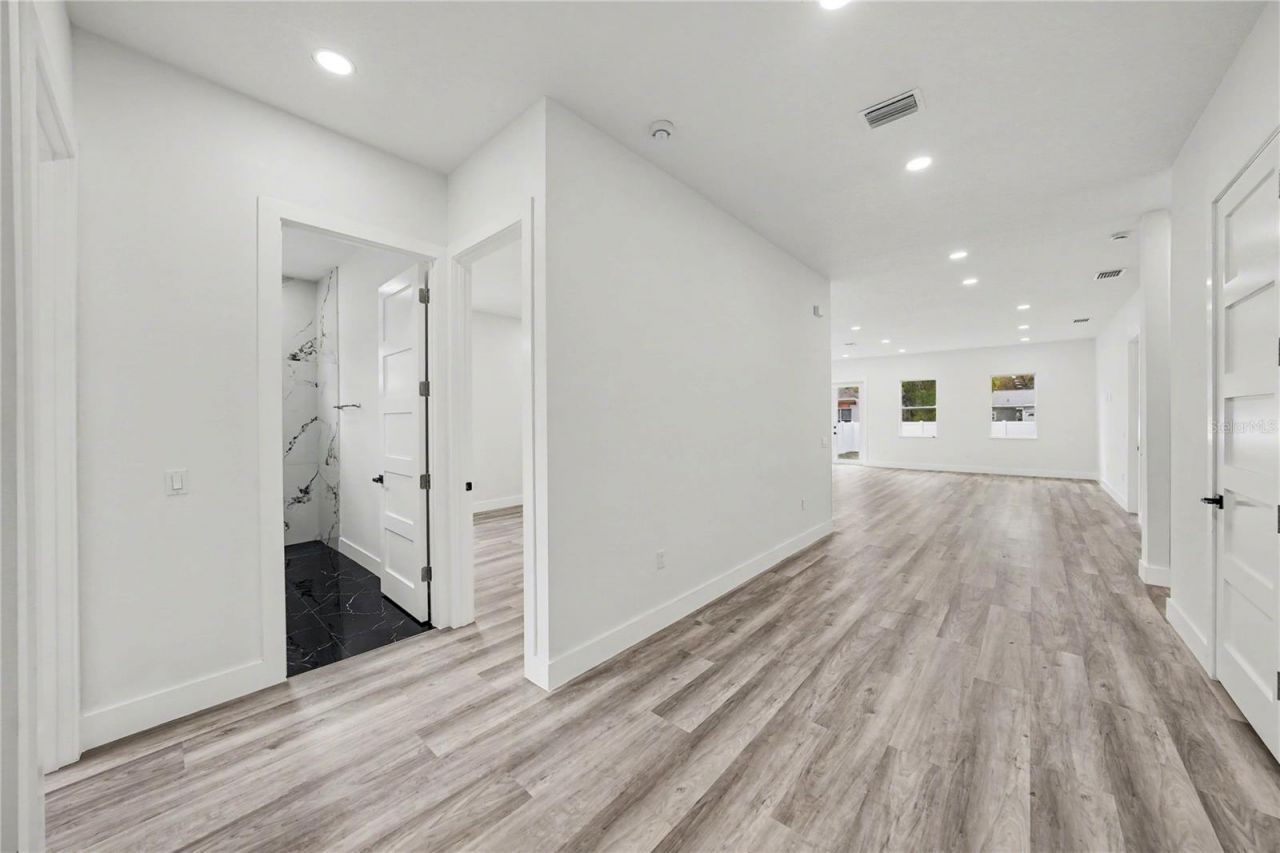 5240 66th Way N, Saint Petersburg, FL 33709 Photo